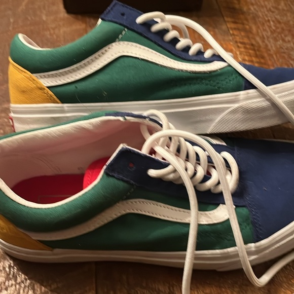 Vans - Picture 4 of 8